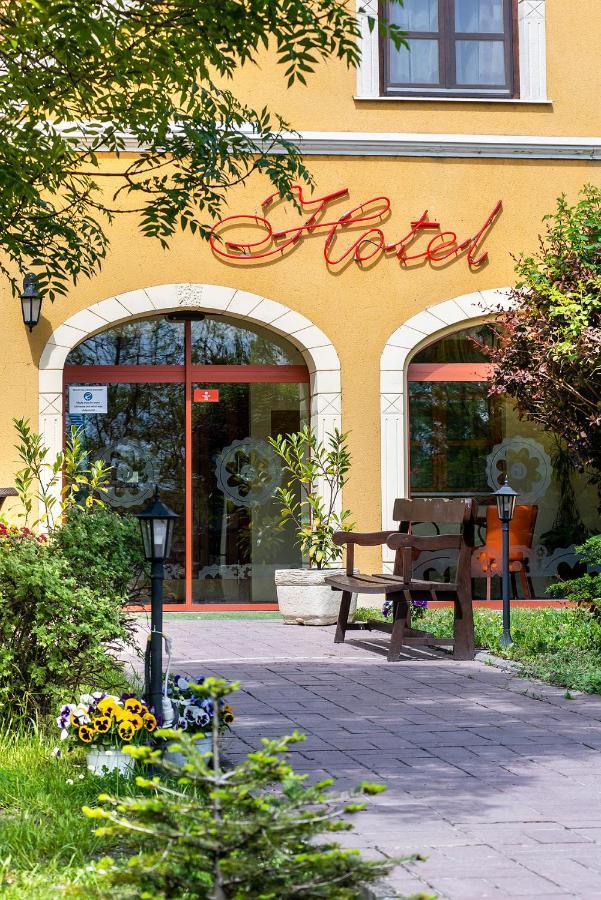 Gastland M0 Hotel & Conference Center Szigetszentmiklós Buitenkant foto