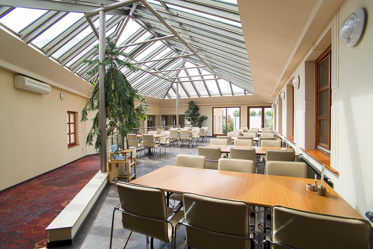 Gastland M0 Hotel & Conference Center Szigetszentmiklós Buitenkant foto